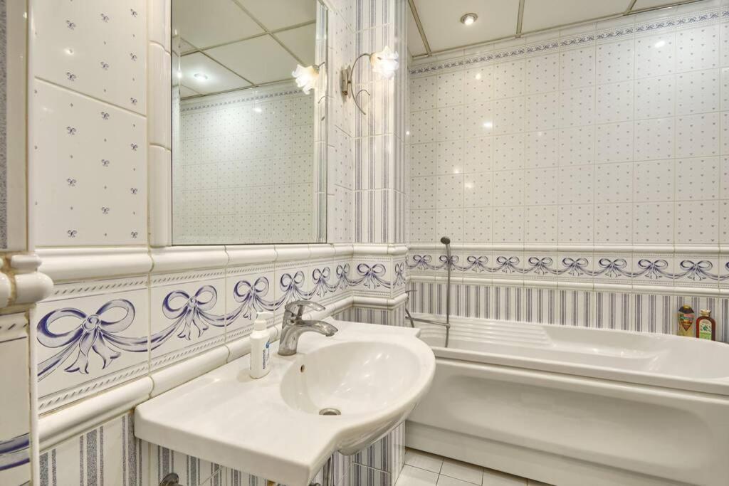 Apartment Near Bessarabsky Square Kiev Extérieur photo